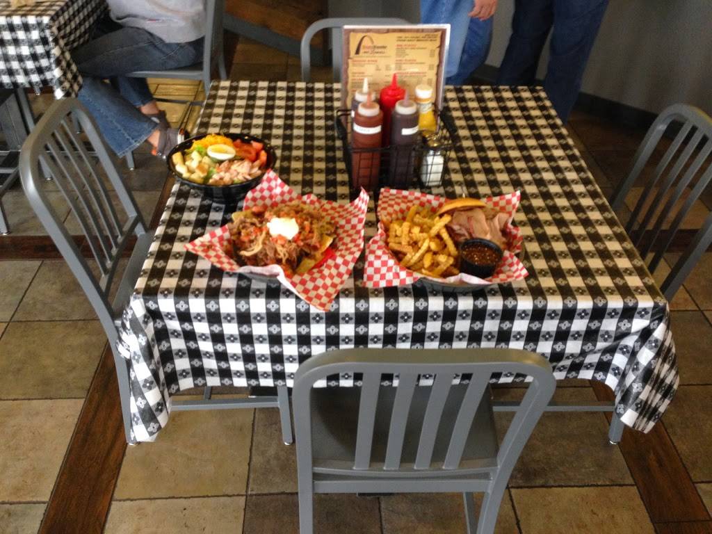 Sharpshooters Pit and Grill | restaurant | 8135 Gravois Rd, St. Louis, MO 63123, USA | 3143534745 OR +1 314-353-4745