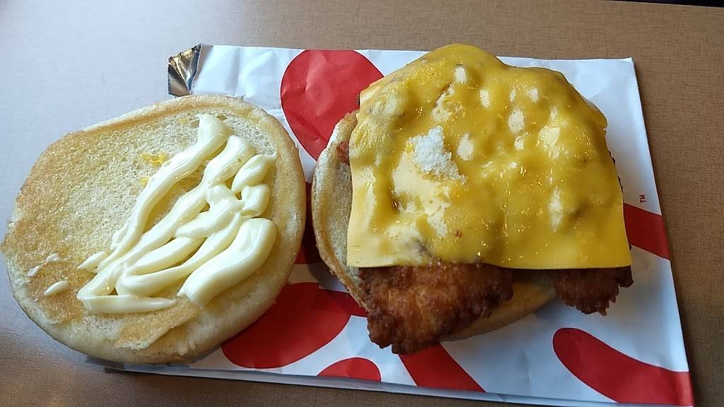 Chick-fil-A | restaurant | 5716 S Broadway Ave, Tyler, TX 75703, USA | 9035344692 OR +1 903-534-4692