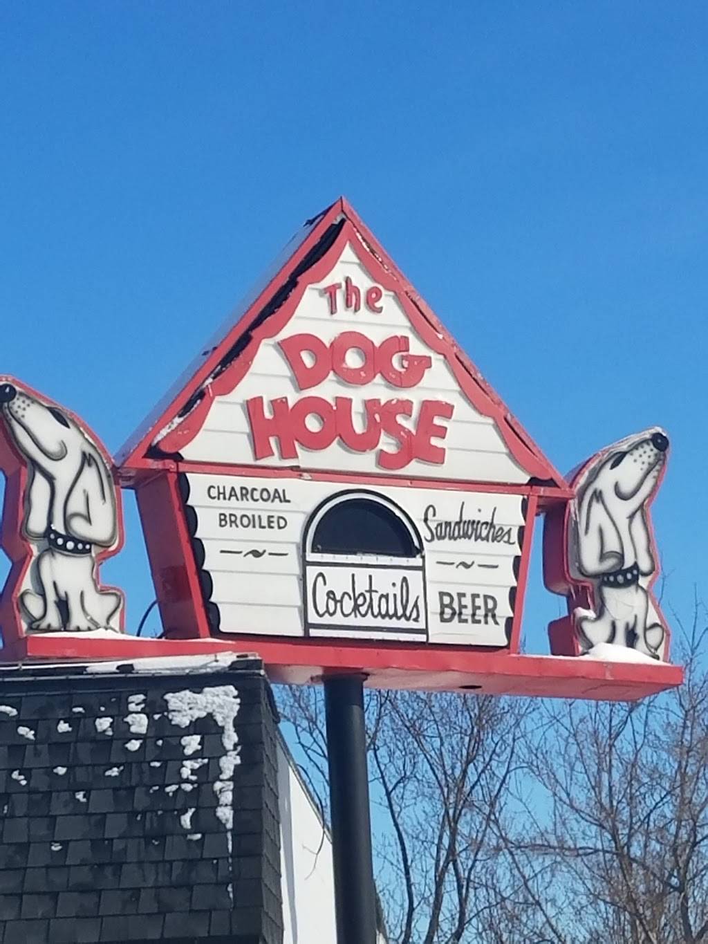 Dog House Lounge | restaurant | 1646 Asbury Rd #1, Dubuque, IA 52001, USA | 5635567611 OR +1 563-556-7611