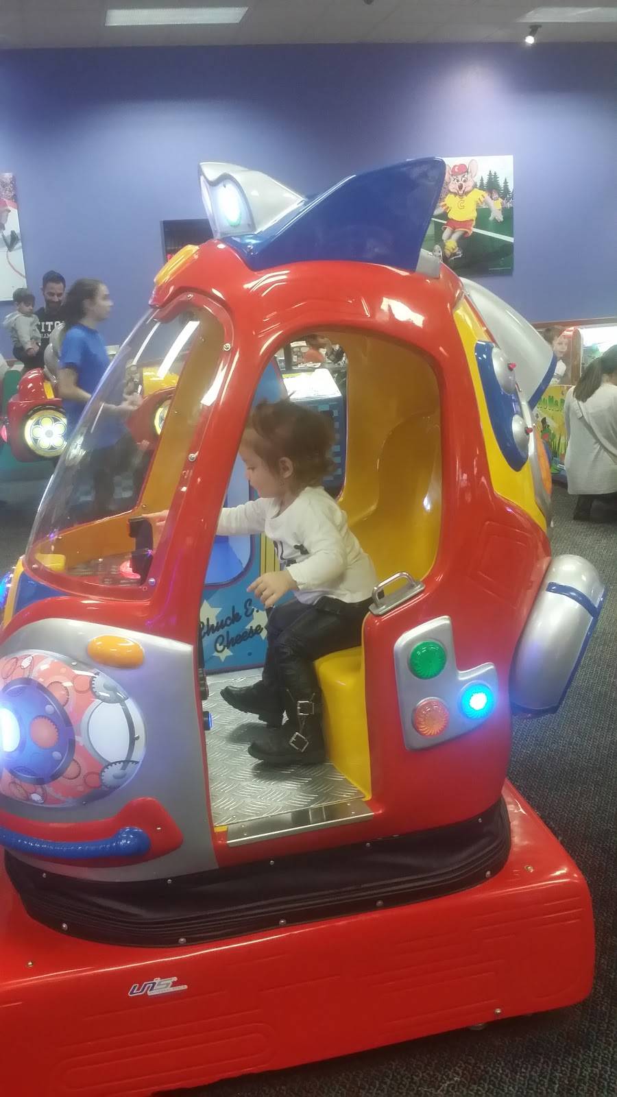 Chuck E. Cheese | restaurant | 201 E Auburn Rd, Rochester Hills, MI 48307, USA | 2482994540 OR +1 248-299-4540