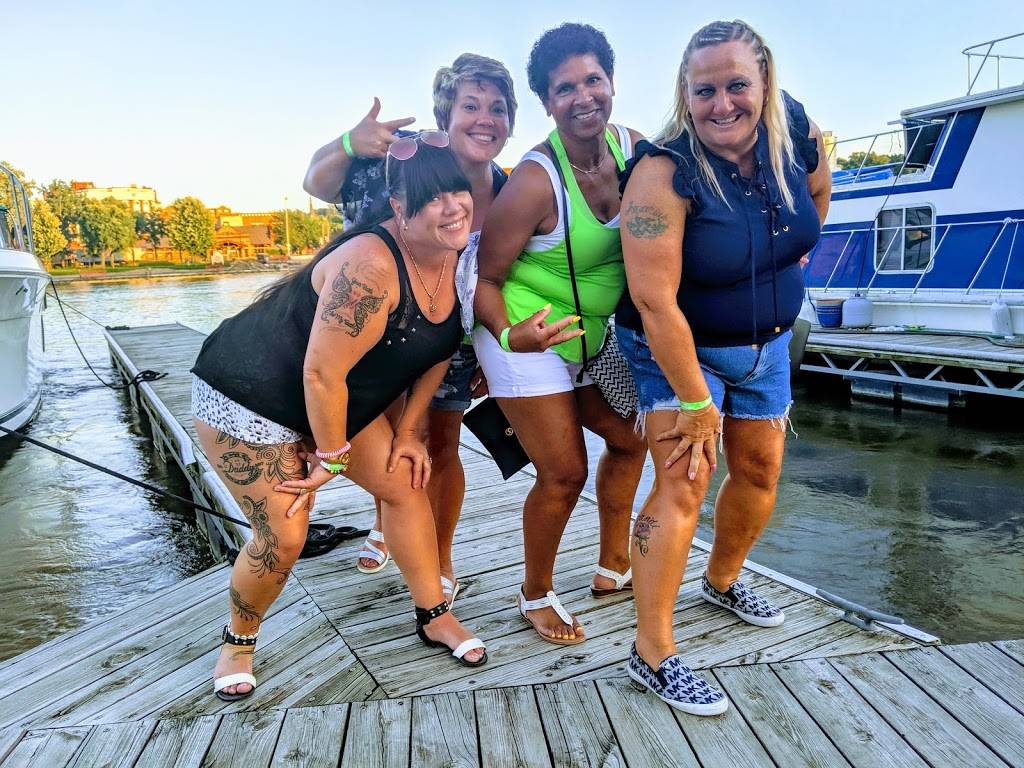 Harbor Bar | restaurant | 673 825th St, Hager City, WI 54014, USA | 7157922417 OR +1 715-792-2417