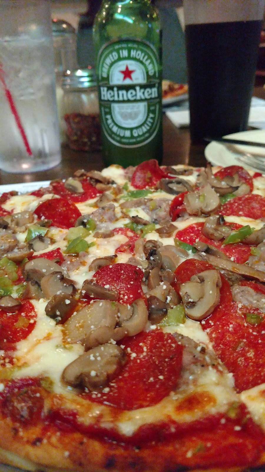 Clover Bar | restaurant | 601 S Beechtree St, Grand Haven, MI 49417, USA | 6168463580 OR +1 616-846-3580