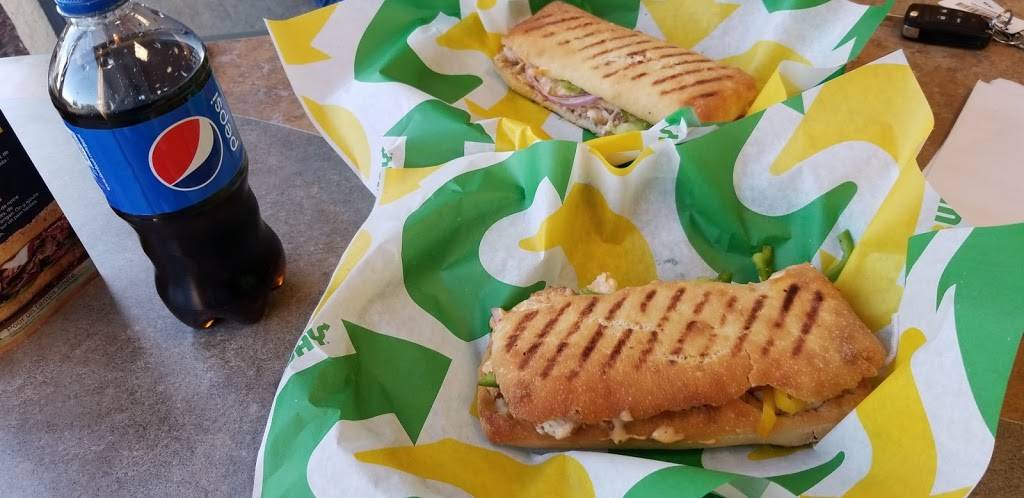 Subway | restaurant | 20 Carrefour Du Plateau, Gatineau, QC J9A 3A2, Canada | 8197754224 OR +1 819-775-4224