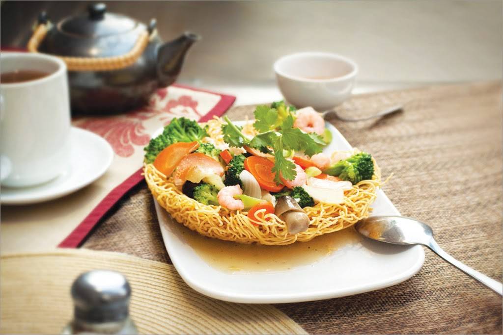 Pho 43 | restaurant | 1814 N Farwell Ave, Milwaukee, WI 53202, USA | 4145850303 OR +1 414-585-0303