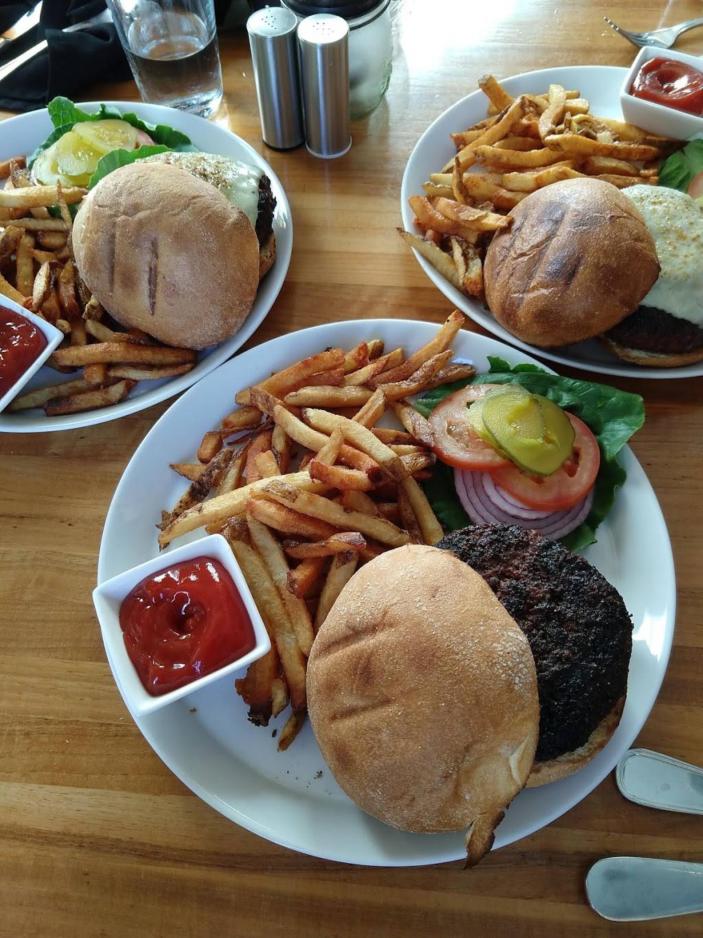 That Place in Ogunquit | restaurant | 331 Shore Rd, Ogunquit, ME 03907, USA | 2076468600 OR +1 207-646-8600