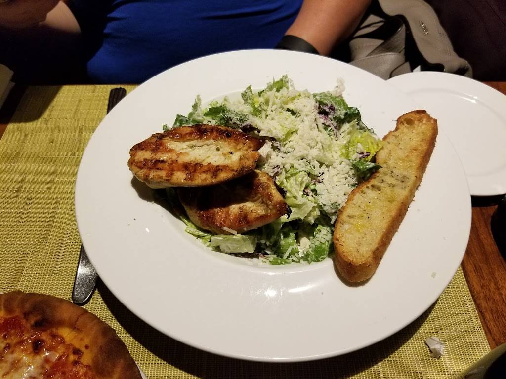 McCoys Bar & Grill | restaurant | 9300 Jeff Fuqua Blvd, Orlando, FL 32827, USA | 4078251234 OR +1 407-825-1234