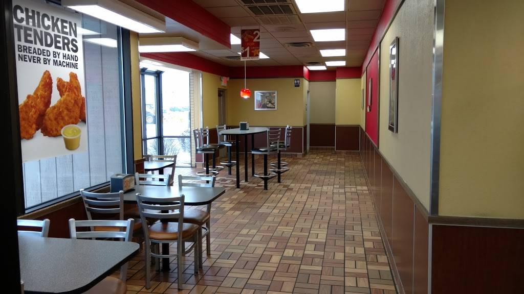 Hardees | restaurant | 2328 Humes Rd, Janesville, WI 53545, USA | 6087571557 OR +1 608-757-1557