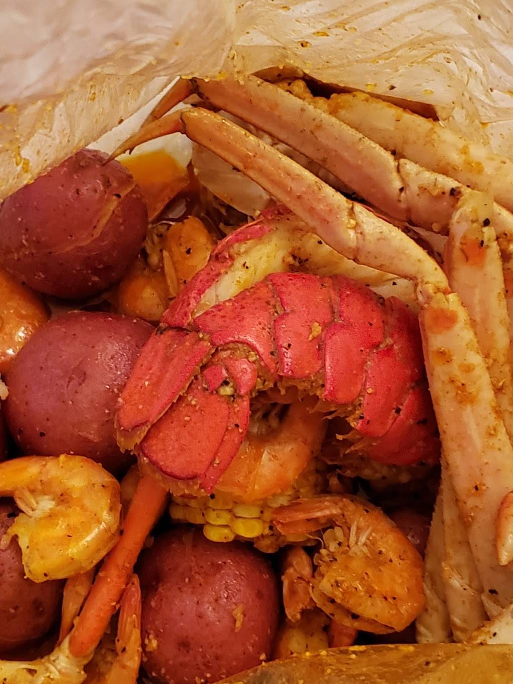 Bluff City Crab | restaurant | 3705 Malco Way suite 102, Memphis, TN 38125, USA | 9014216405 OR +1 901-421-6405