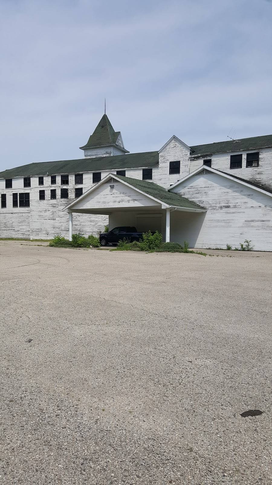 Mineola Hotel & Restaurant Incorporated | restaurant | 91 Cora Ave, Fox Lake, IL 60020, USA | 8475870771 OR +1 847-587-0771