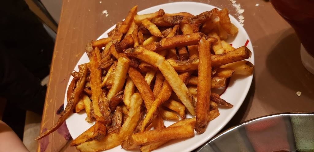 Five Guys | restaurant | 20 Clair Rd W, Guelph, ON N1L 0A8, Canada | 5197679090 OR +1 519-767-9090