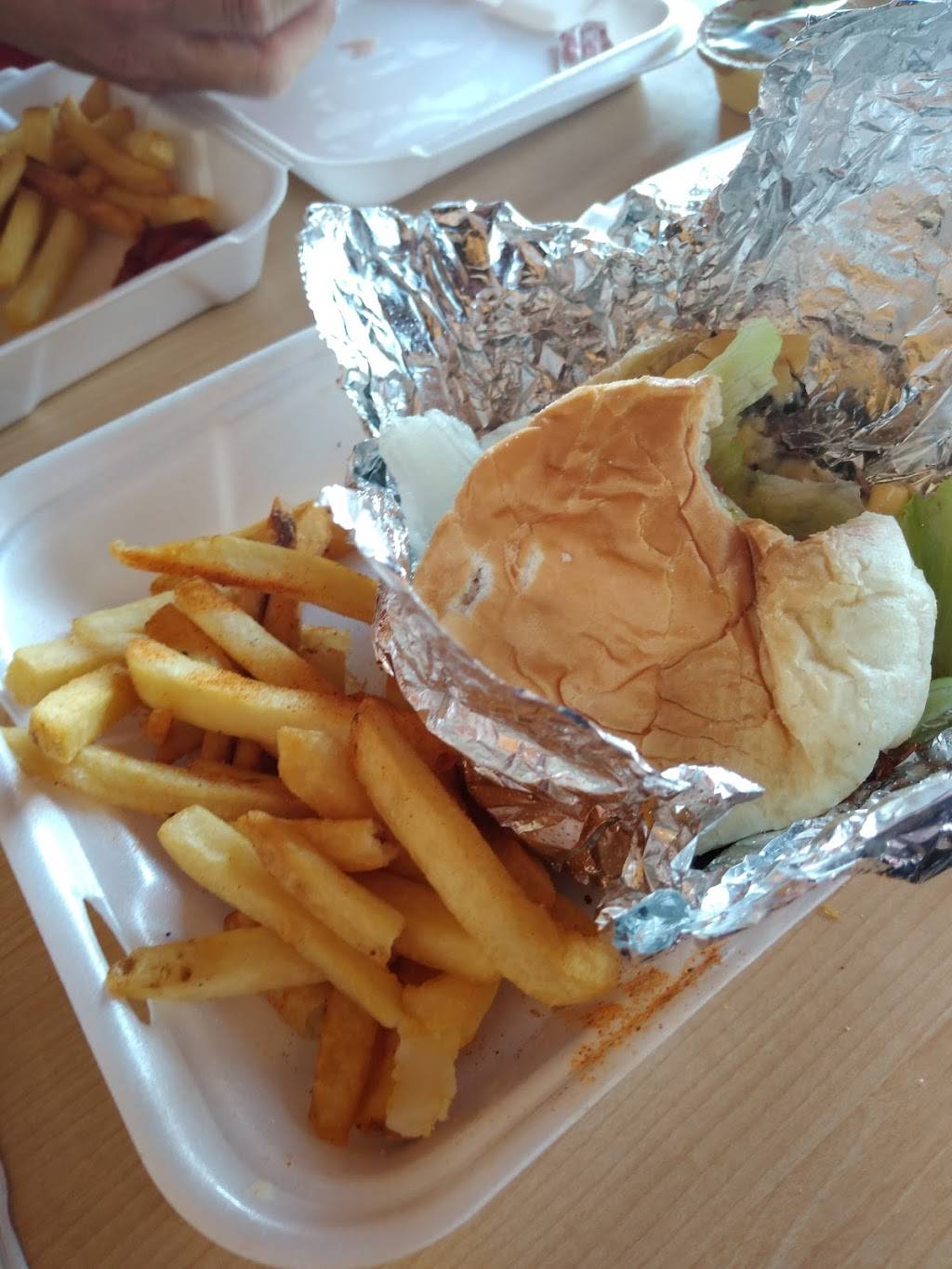 Cook Out | restaurant | 1600 E Stone Dr, Kingsport, TN 37660, USA | 4237651668 OR +1 423-765-1668