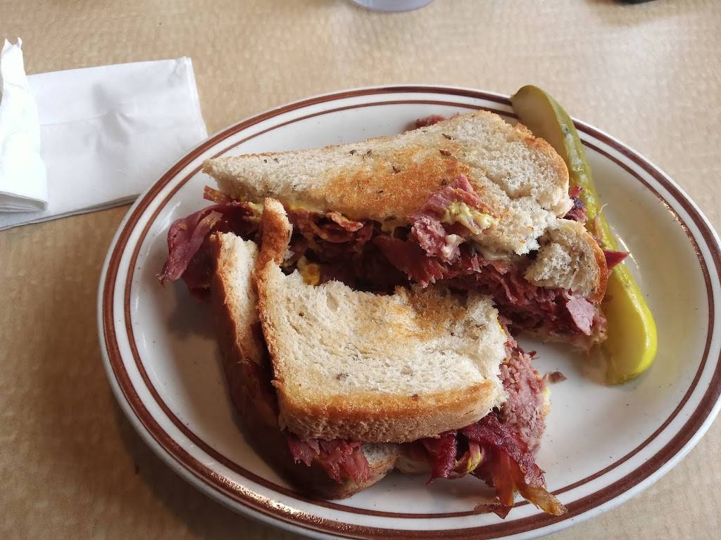 8 Mile Grill & Restaurant | restaurant | 8003 Eight Mile Rd, Detroit, MI 48221, USA | 3138635540 OR +1 313-863-5540