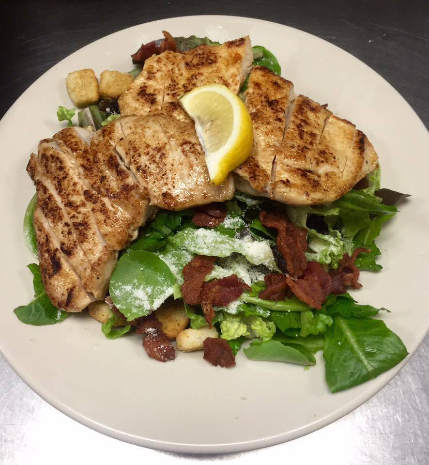 Dannys Seafood / Bar & Grille | restaurant | 574 N Front St, New Bedford, MA 02745, USA | 5089928643 OR +1 508-992-8643