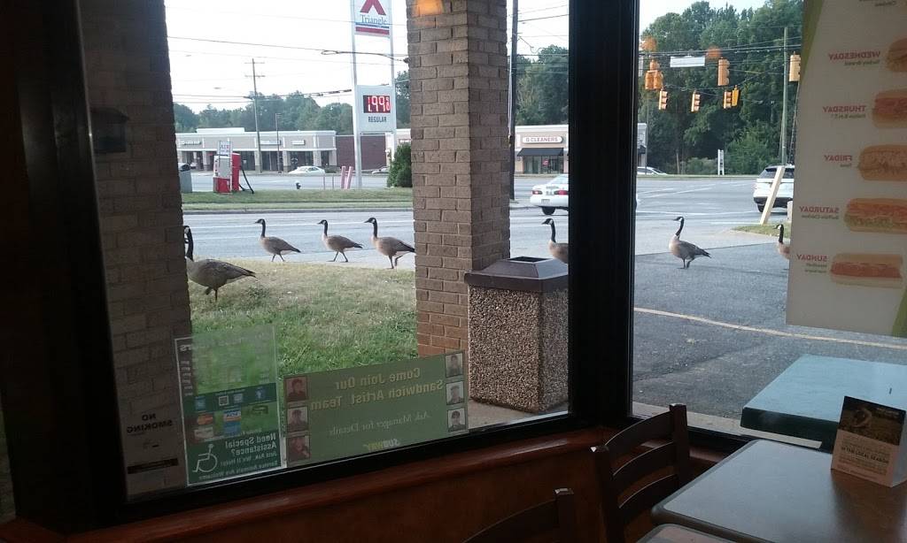 Subway | restaurant | 5700 W Market St A, Greensboro, NC 27409, USA | 3362945570 OR +1 336-294-5570