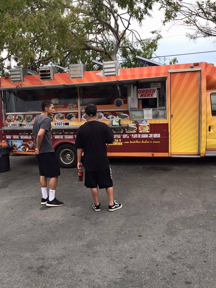 La Chilangita food truck | restaurant | 55 Crestview Dr, Watsonville, CA 95076, USA | 8314983179 OR +1 831-498-3179
