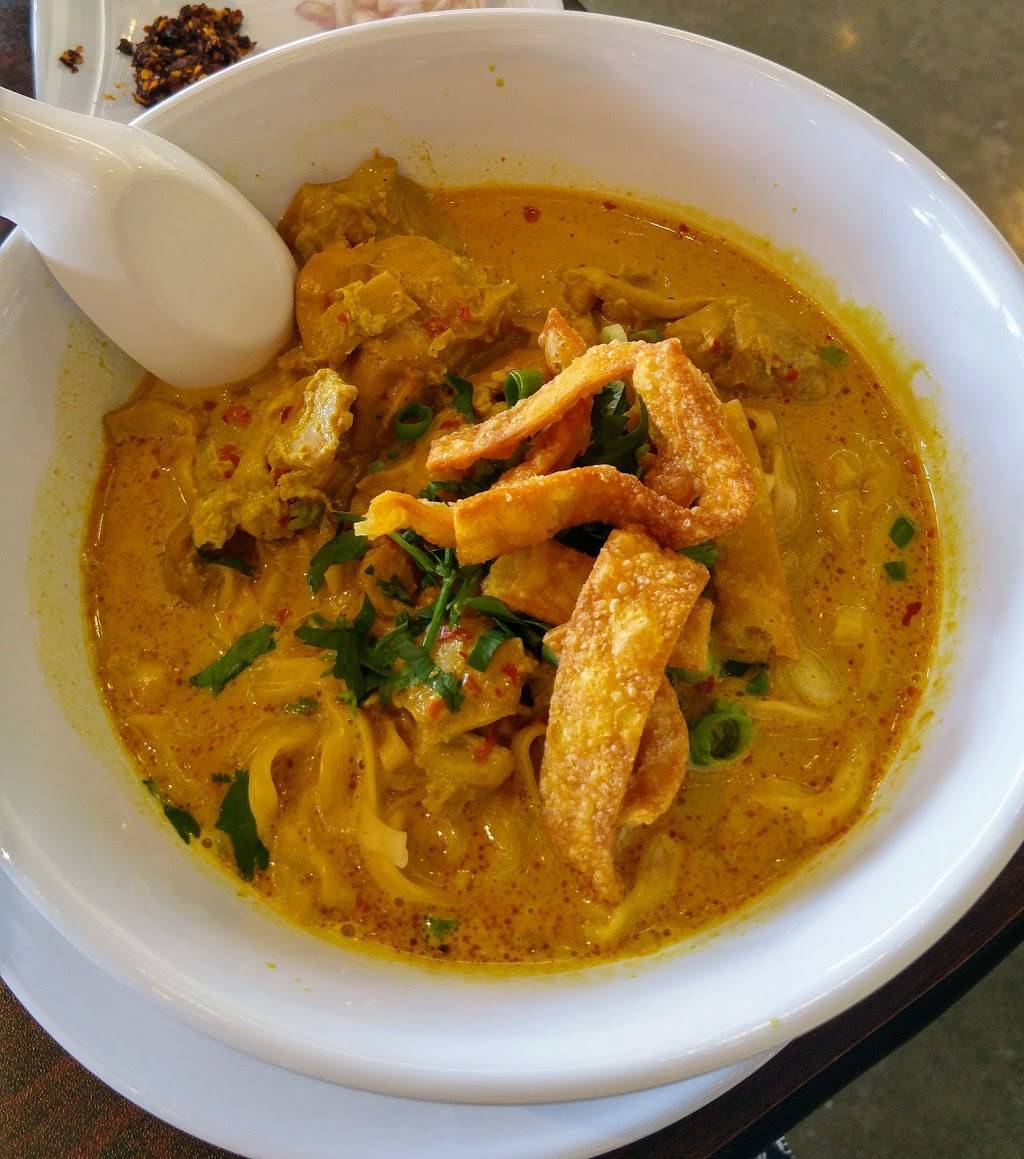 Chimm - Thai & Southeast Asian Restaurant | restaurant | 365 Merchant Walk Square, Charlottesville, VA 22902, USA | 4342881120 OR +1 434-288-1120