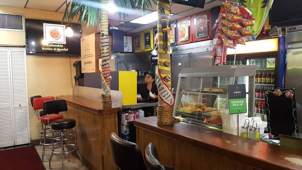 Raspaos | restaurant | 18640 67th Ave, Hialeah, FL 33015, USA | 3056232033 OR +1 305-623-2033