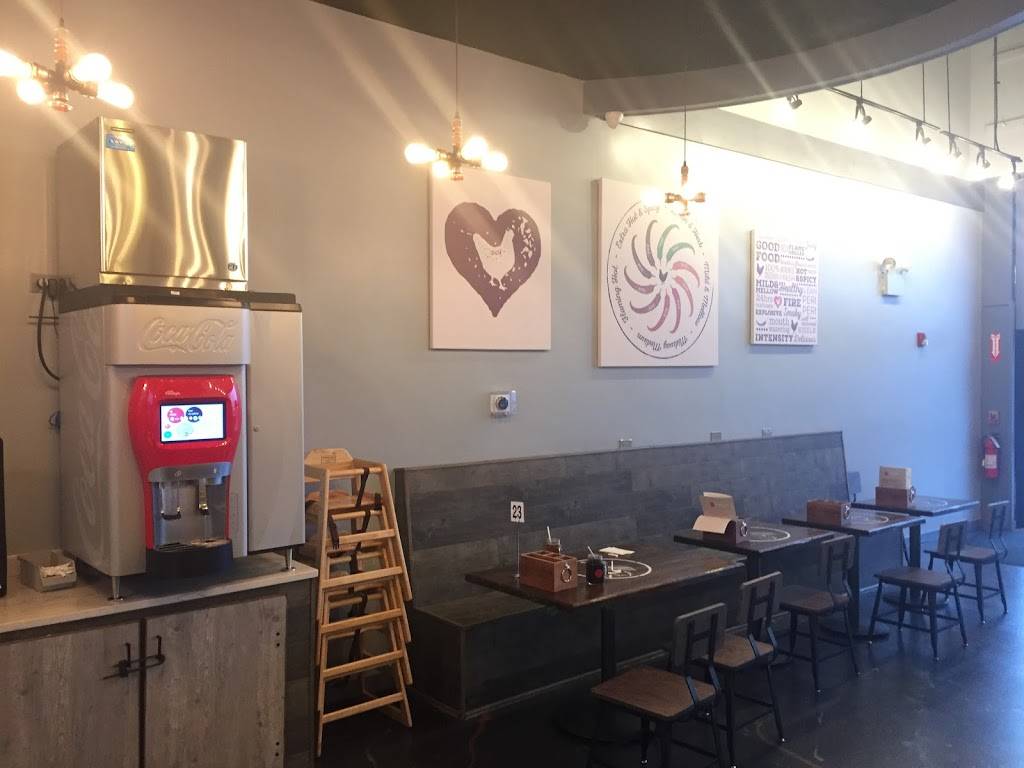 Portos Peri Peri Algonquin | restaurant | 1748 S Randall Rd, Algonquin, IL 60102, USA | 2243330893 OR +1 224-333-0893