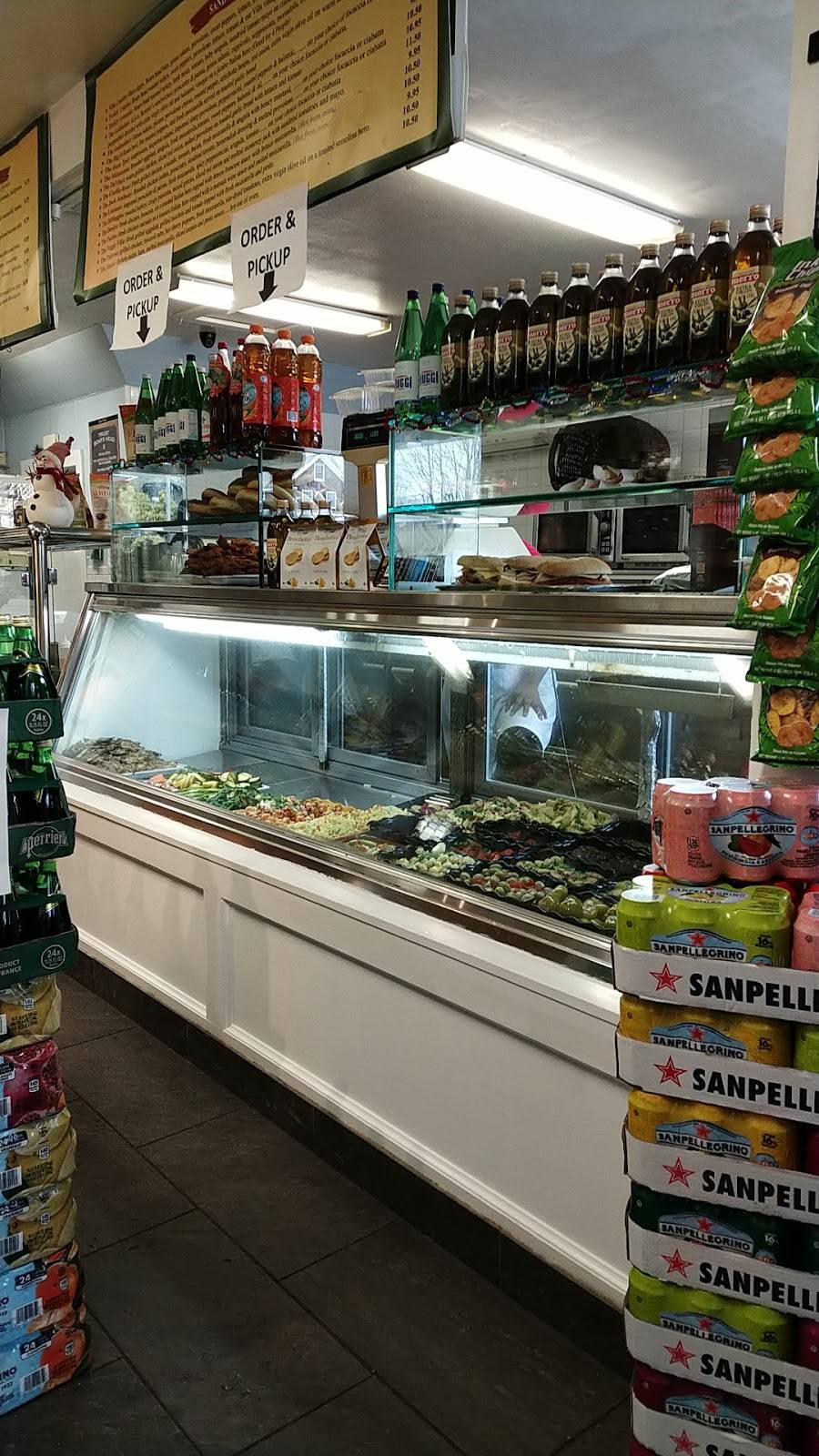 Villa Italian Specialties | restaurant | 7 Railroad Ave, East Hampton, NY 11937, USA | 6313245110 OR +1 631-324-5110