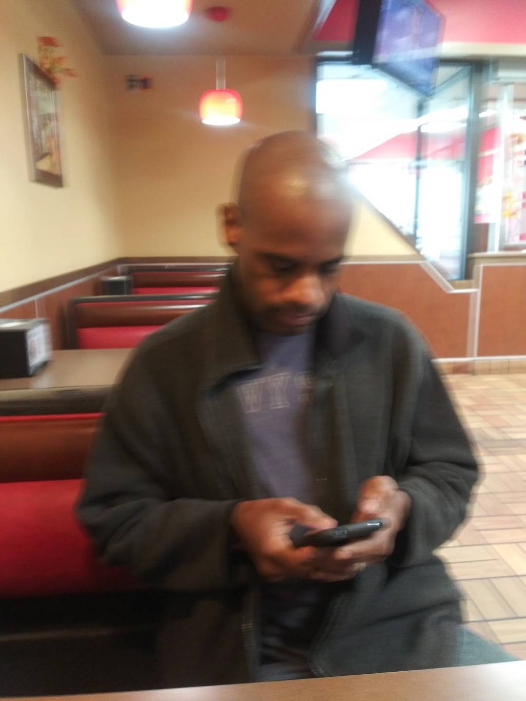 Hardees | restaurant | 4111 Mountain Rd, Pasadena, MD 21122, USA | 4103608100 OR +1 410-360-8100