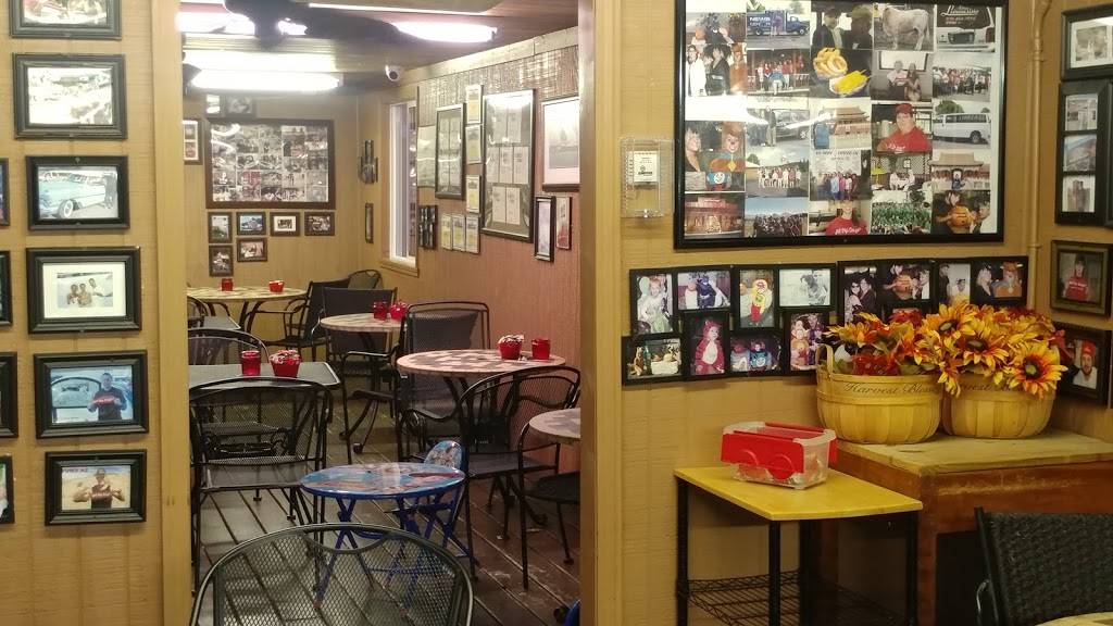 Dip Dog Stand | restaurant | 2035 Lee Hwy, Marion, VA 24354, USA | 2767832698 OR +1 276-783-2698