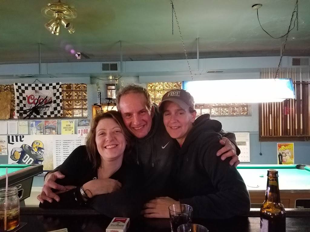 Jerrys Bar | restaurant | 2300 Hall Ave, Marinette, WI 54143, USA | 7157353399 OR +1 715-735-3399