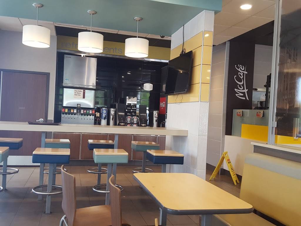 McDonalds | cafe | 2519 N College Rd, Wilmington, NC 28405, USA | 9107926900 OR +1 910-792-6900