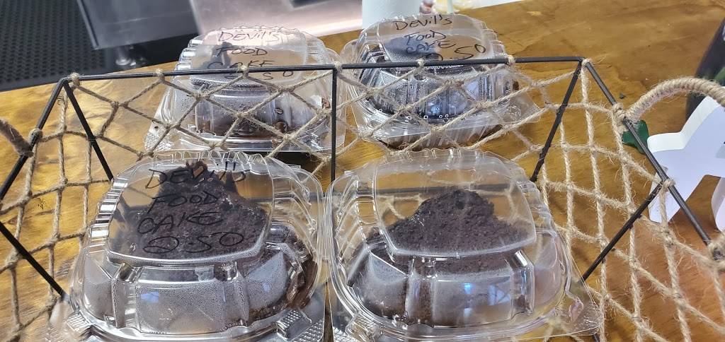 2 Dogz 2 Go | restaurant | 4102 Farragut Rd, Brooklyn, NY 11210, USA | 3472211125 OR +1 347-221-1125