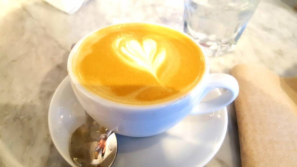 Lolas Cafe | restaurant | 4952 Dodge St, Omaha, NE 68132, USA | 4029642456 OR +1 402-964-2456