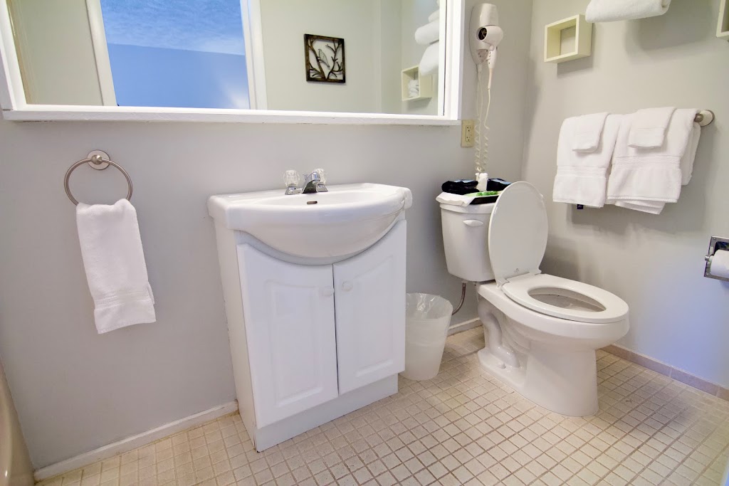 Hotel Frankfort & Restaurant | restaurant | 231 Main St, Frankfort, MI 49635, USA | 2313528090 OR +1 231-352-8090