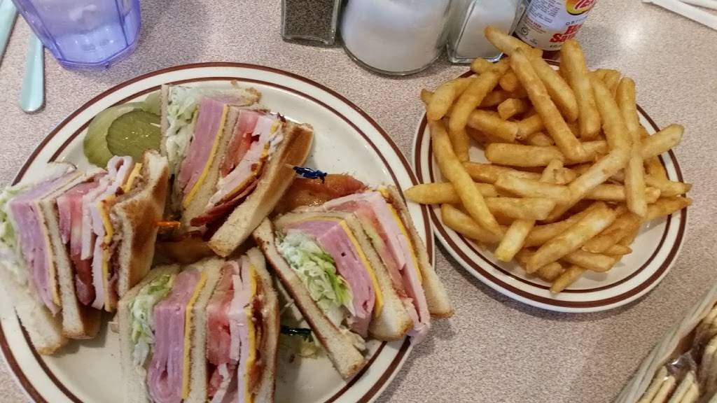 Petes Family Restaurants | restaurant | 2661 Lewisville Clemmons Rd, Clemmons, NC 27012, USA | 3367666793 OR +1 336-766-6793