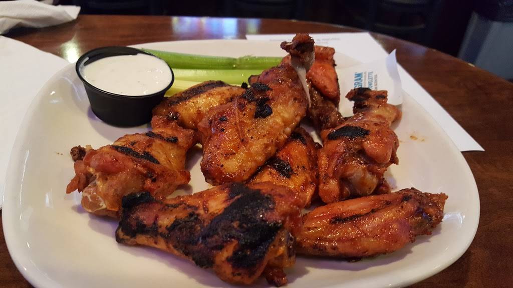 Sports Page Food & Spirits | restaurant | 179 Cross Center Dr, Denver, NC 28037, USA | 7048276283 OR +1 704-827-6283