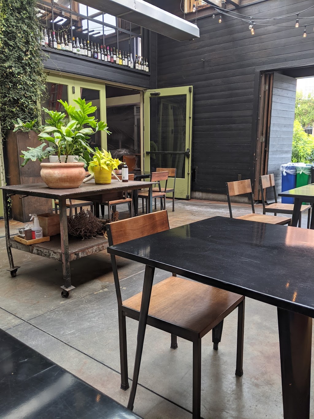 Flour + Water Pasta Shop | restaurant | 3000 20th St, San Francisco, CA 94110, USA | 4154712998 OR +1 415-471-2998