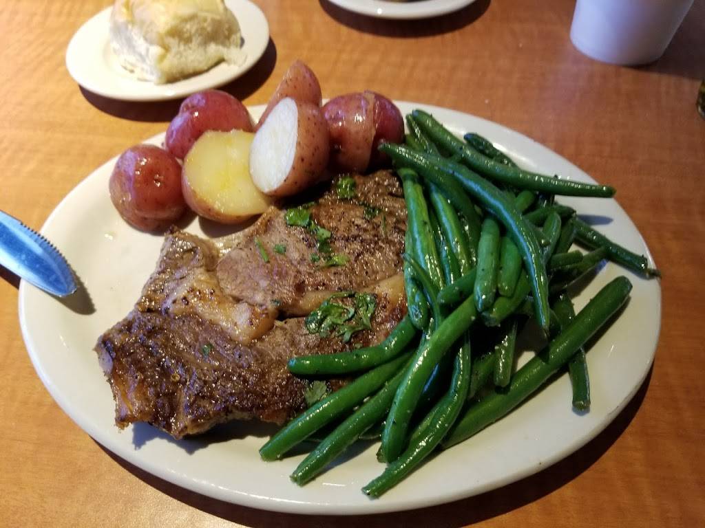 Lubys | restaurant | 801 N Beckley Rd, DeSoto, TX 75115, USA | 9722309944 OR +1 972-230-9944