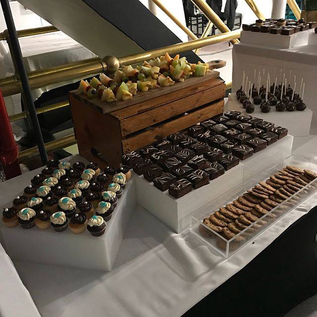 Elys Fine Foods | restaurant | 3537 Bathurst St, North York, ON M6A 2C7, Canada | 4167823231 OR +1 416-782-3231