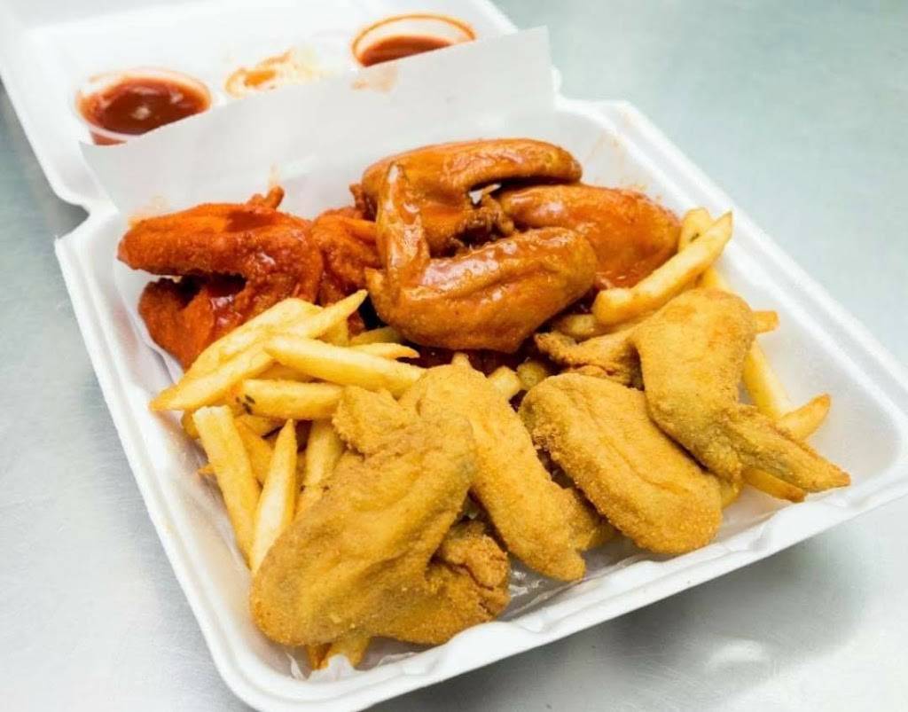 Sharks Fish and Chicken | restaurant | 306 Dixie Hwy, Chicago Heights, IL 60411, USA | 7088560698 OR +1 708-856-0698