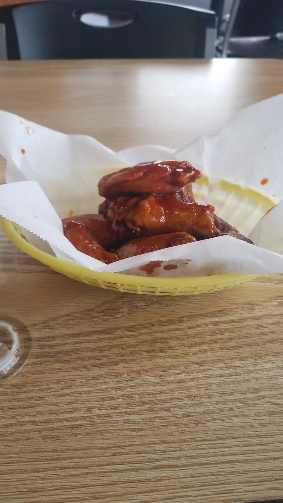 Wings 21 | restaurant | 1209 N Saginaw Blvd, Saginaw, TX 76179, USA | 8173069493 OR +1 817-306-9493