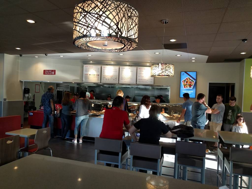 Panda Express | meal takeaway | 700 Foothill Blvd, La Cañada Flintridge, CA 91011, USA | 8189528882 OR +1 818-952-8882