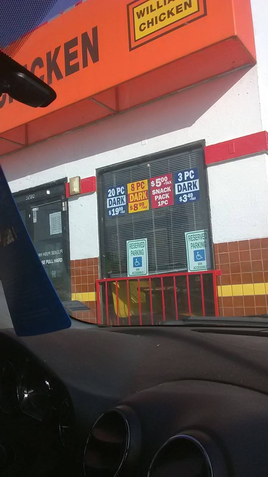 Williams Fried Chicken | restaurant | 3280 Fort Worth Ave, Dallas, TX 75211, USA | 2143309991 OR +1 214-330-9991
