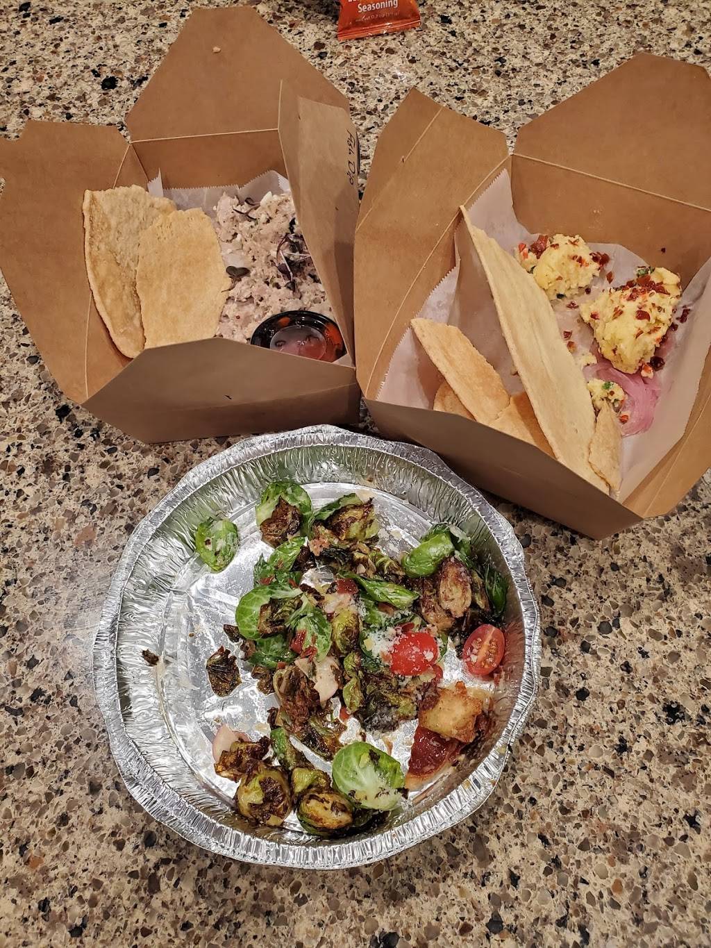 White Pillars Restaurant and Lounge | restaurant | 1696 Beach Blvd, Biloxi, MS 39531, USA | 2282070885 OR +1 228-207-0885