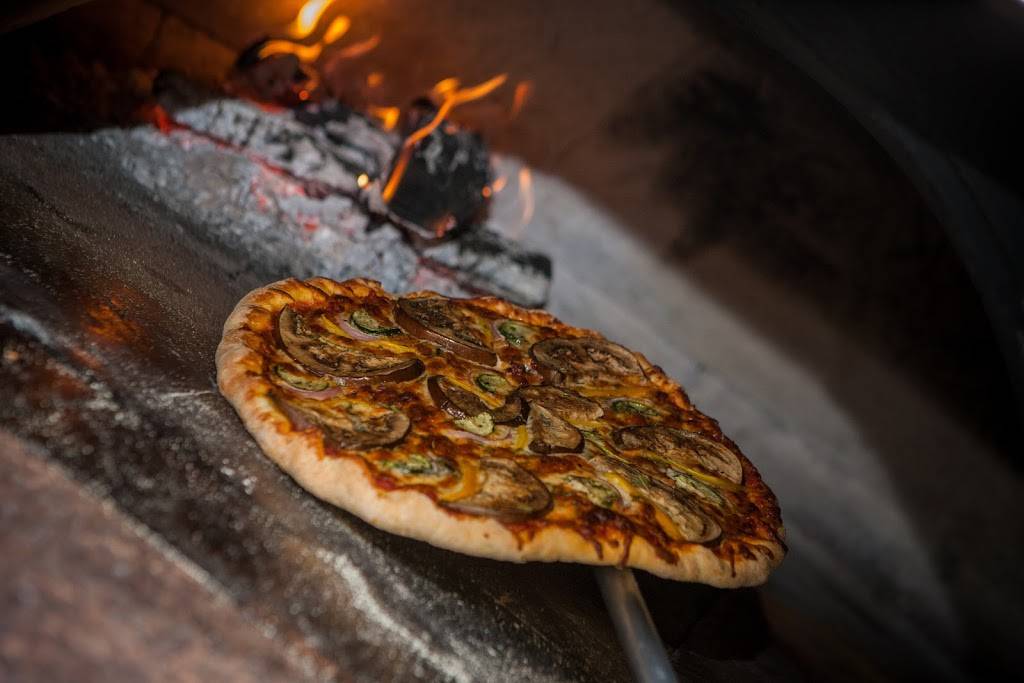 Marinades Pizza Bistro | restaurant | 109 Courtland St, Rockford, MI 49341, USA | 6168633300 OR +1 616-863-3300