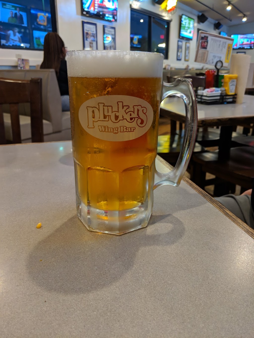 Pluckers Wing Bar | restaurant | 6353 Bluebonnet Blvd, Baton Rouge, LA 70809, USA | 2257610225 OR +1 225-761-0225