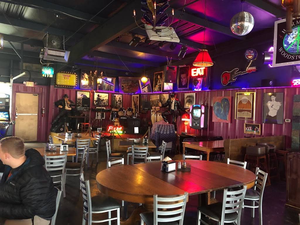 Two Guys Pizza & Ribs | restaurant | 1307 7th Ave E, Hendersonville, NC 28792, USA | 8286936755 OR +1 828-693-6755