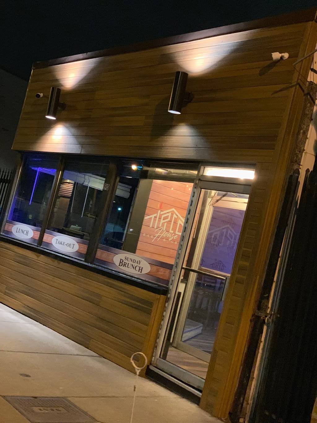 Típico House Bar & Grill | restaurant | 90 Lake Ave, Rochester, NY 14608, USA | 5853194211 OR +1 585-319-4211