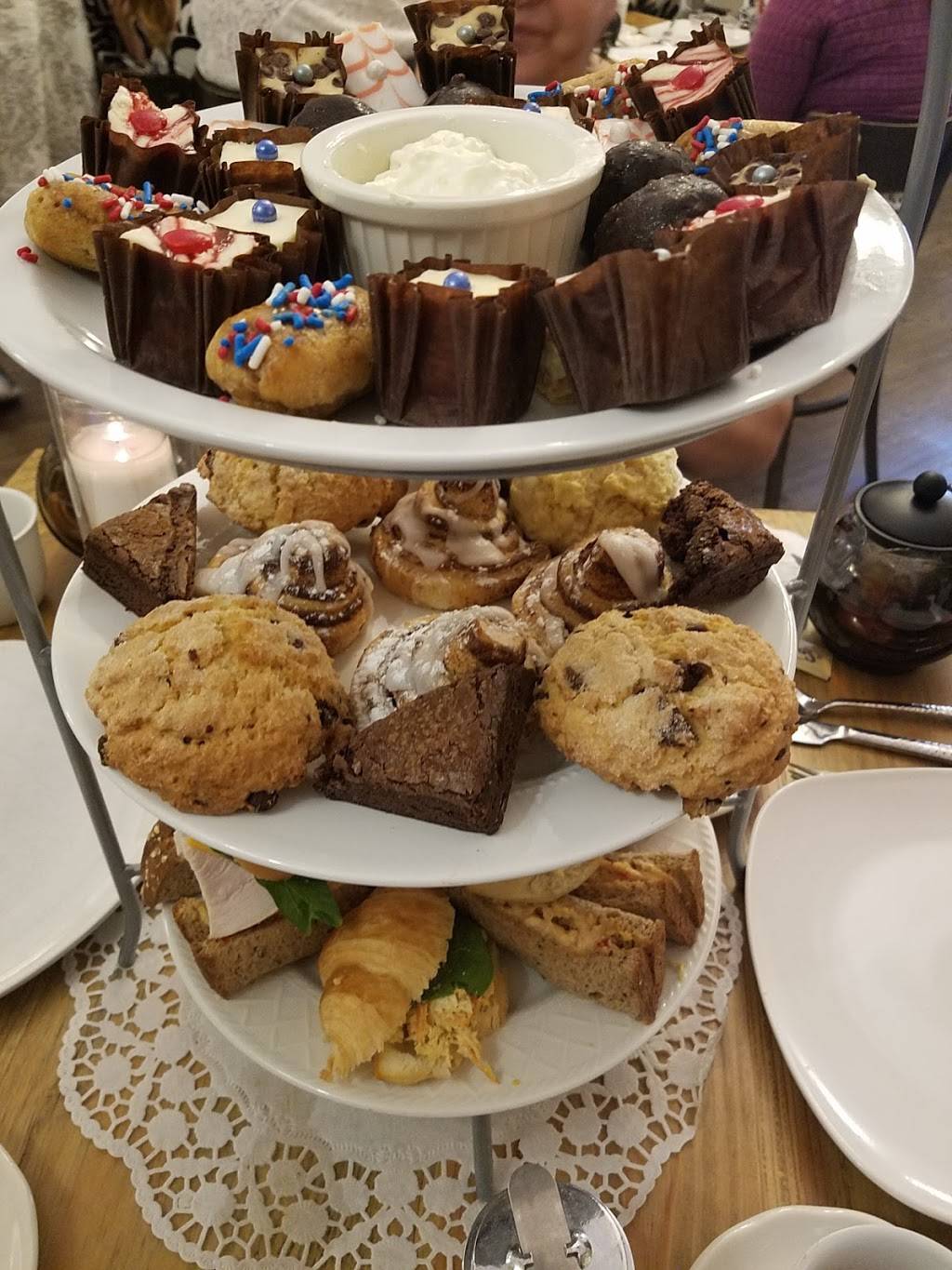 Sugar Magnolia Cafe & Emporium | restaurant | 219 S White St, Wake Forest, NC 27587, USA | 9194354436 OR +1 919-435-4436