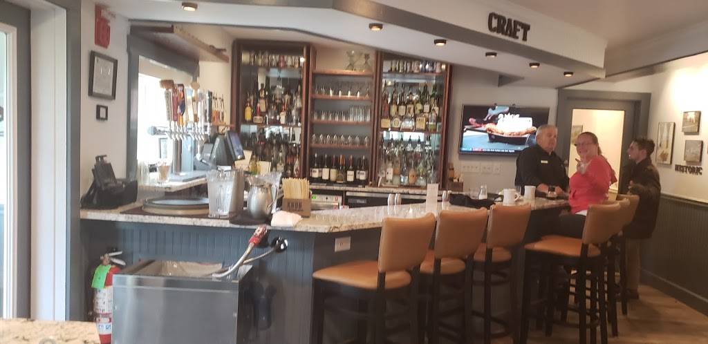 Sloanes Tavern | restaurant | 55 Lee Rd, Lenox, MA 01240, USA | 4138810686 OR +1 413-881-0686