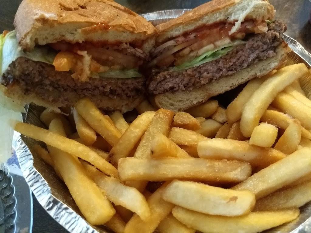 Ginos Pizzeria & Restaurant | restaurant | 740 Wellwood Ave, Lindenhurst, NY 11757, USA | 6312251555 OR +1 631-225-1555