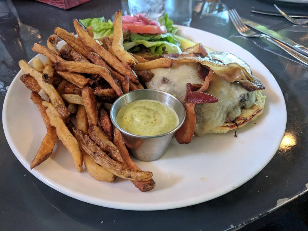 Plate Restaurant | restaurant | 91 Main St, Stowe, VT 05672, USA | 8022532691 OR +1 802-253-2691