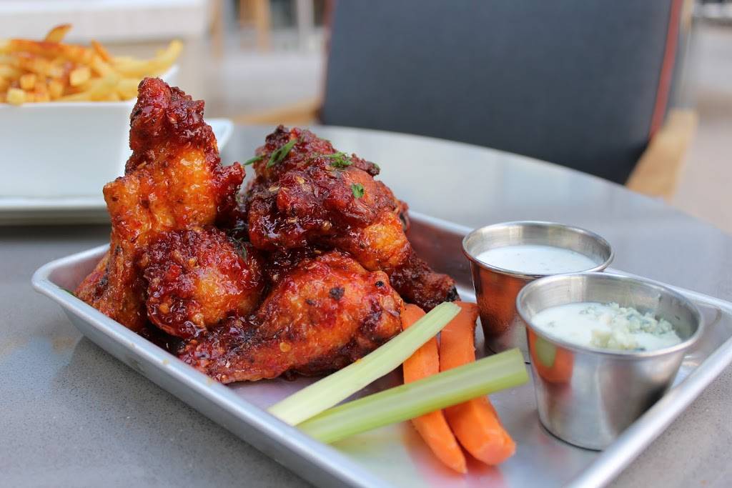 The Owners Box | restaurant | 555 S Lamar St, Dallas, TX 75202, USA | 2146524805 OR +1 214-652-4805