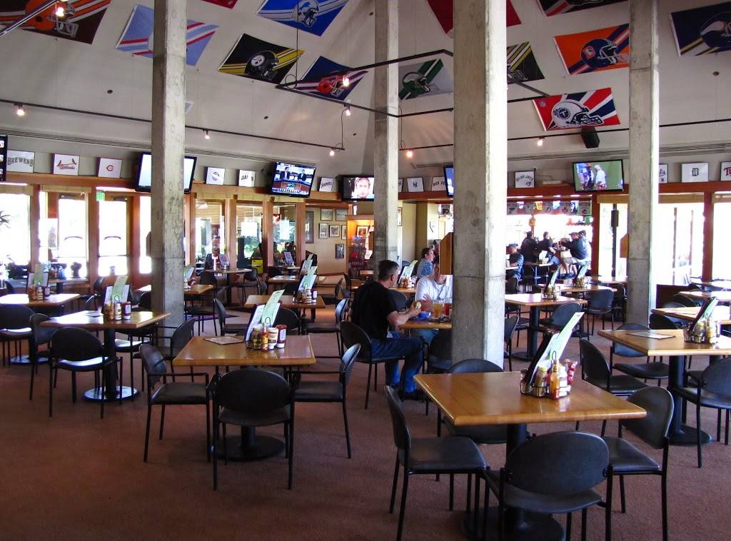 Beebs Sports Bar & Grill | restaurant | 915 Clubhouse Dr, Livermore, CA 94551, USA | 9254557070 OR +1 925-455-7070